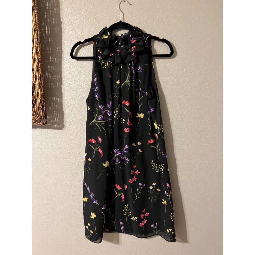 Tahari Dress 10 Black Multi Floral Ruffle Neck Shift Flowy Sleeveless Summer - Picture 7 of 8